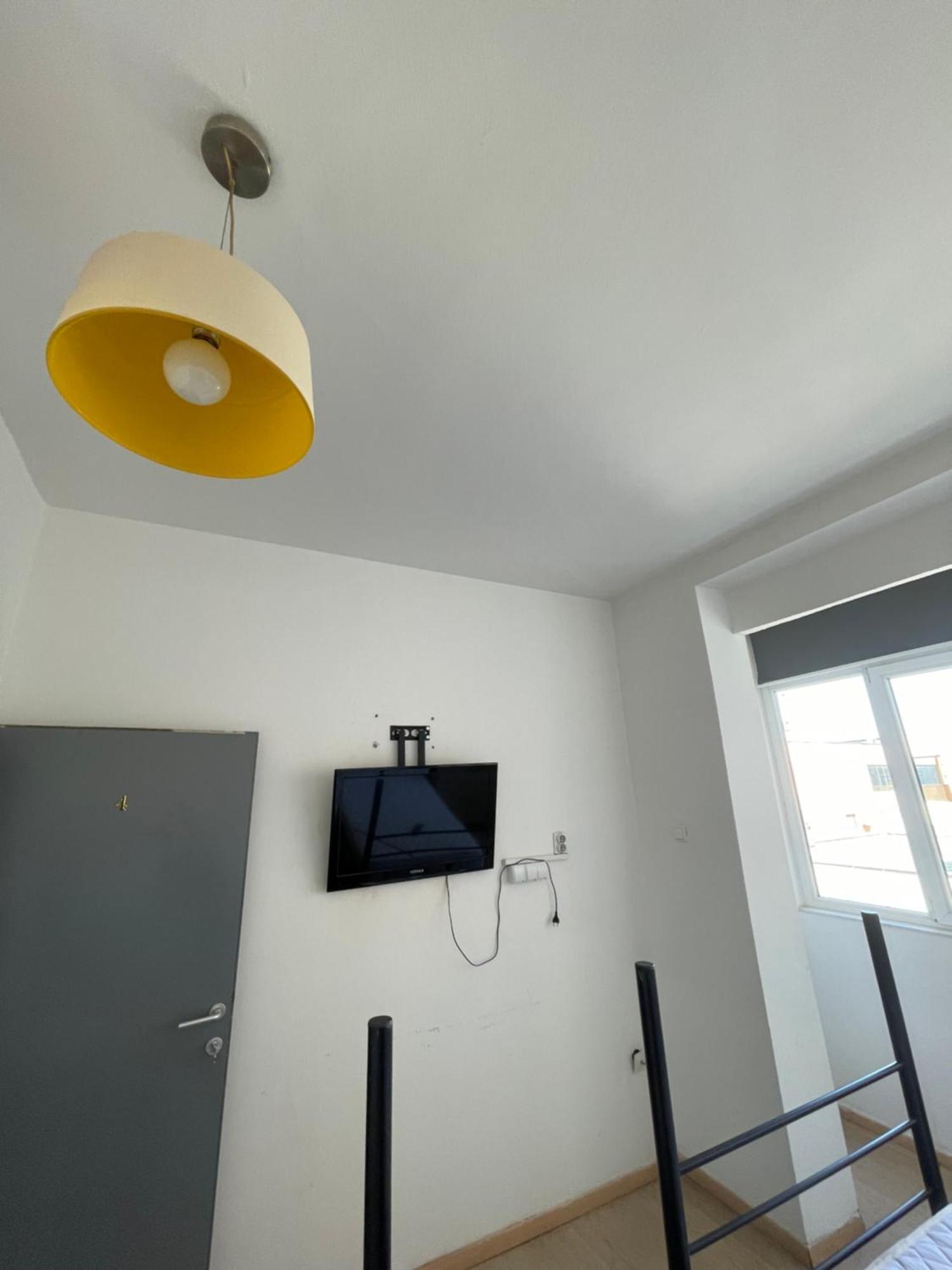 Newborn Comfort Hostel The Biggest Hostel Of Town With Best Location Prishtinë Luaran gambar