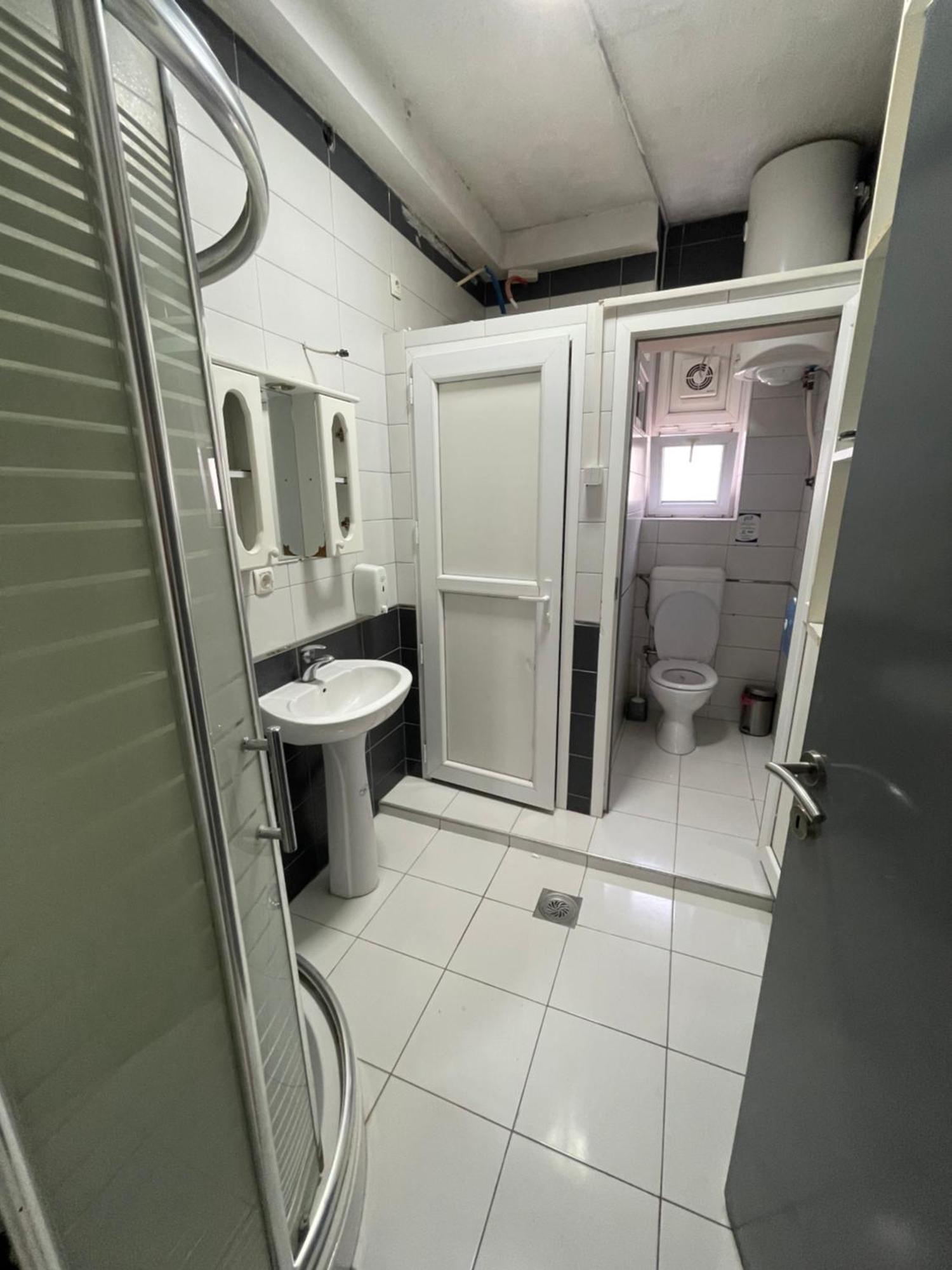Newborn Comfort Hostel The Biggest Hostel Of Town With Best Location Prishtinë Luaran gambar